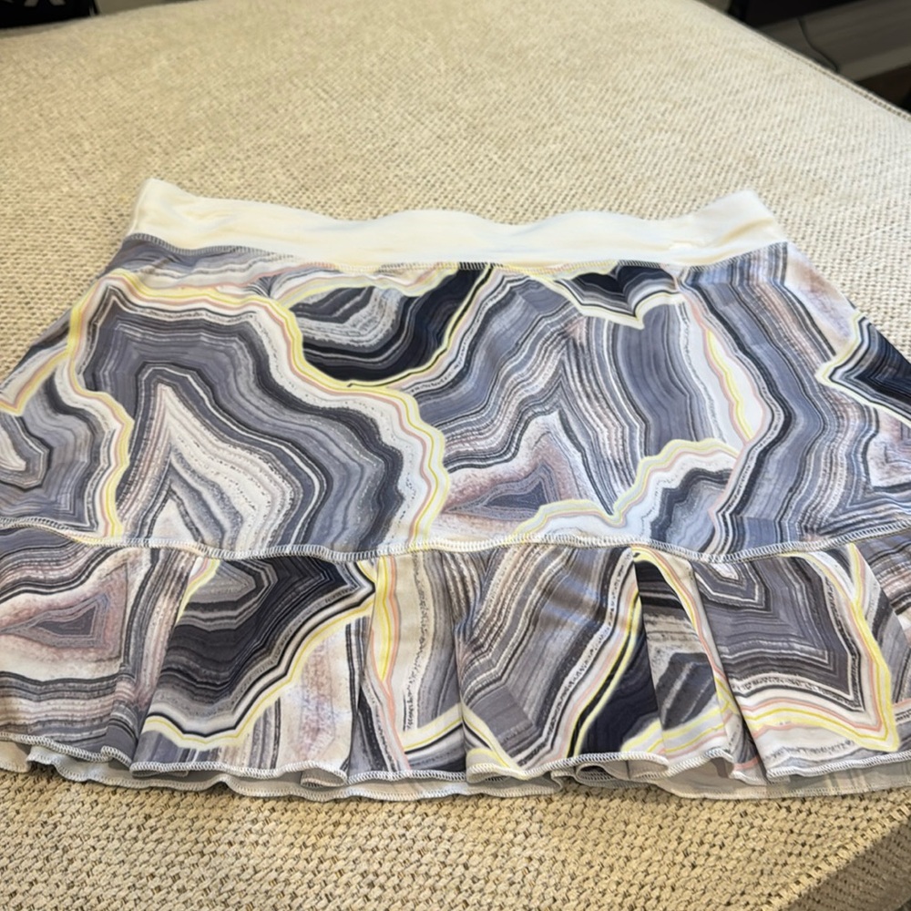 Sofibella UV Quartz Ruffle Skort